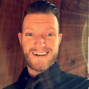 Meet your Posher, Dustin